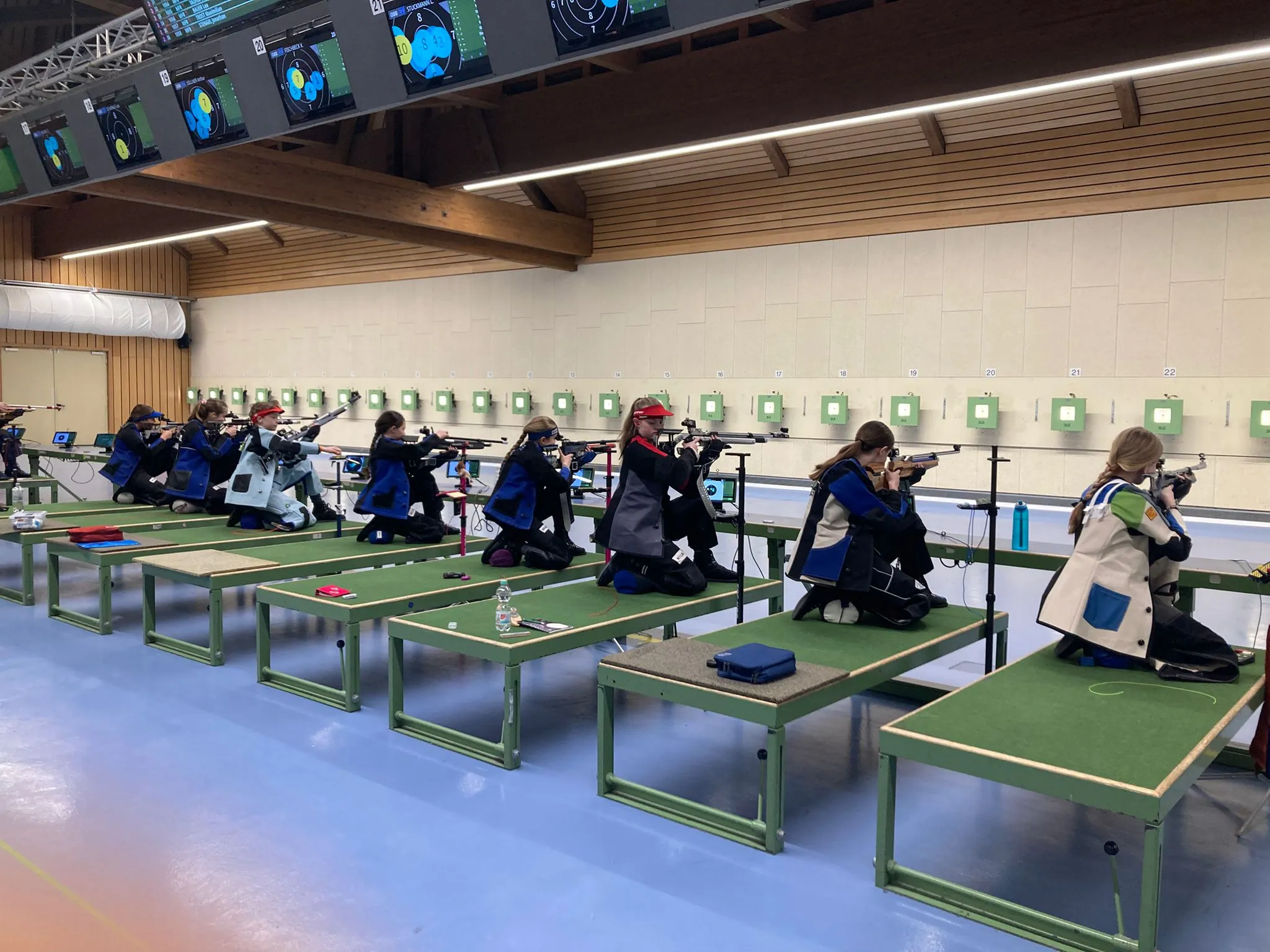 Heute war das BSSB Sichtungsschießen für den Bayernkader in Hochbrück. Mit dabei waren die Schüler Antonia, Arthur und Zara :)
Alle drei haben super geschossen 👌🏻